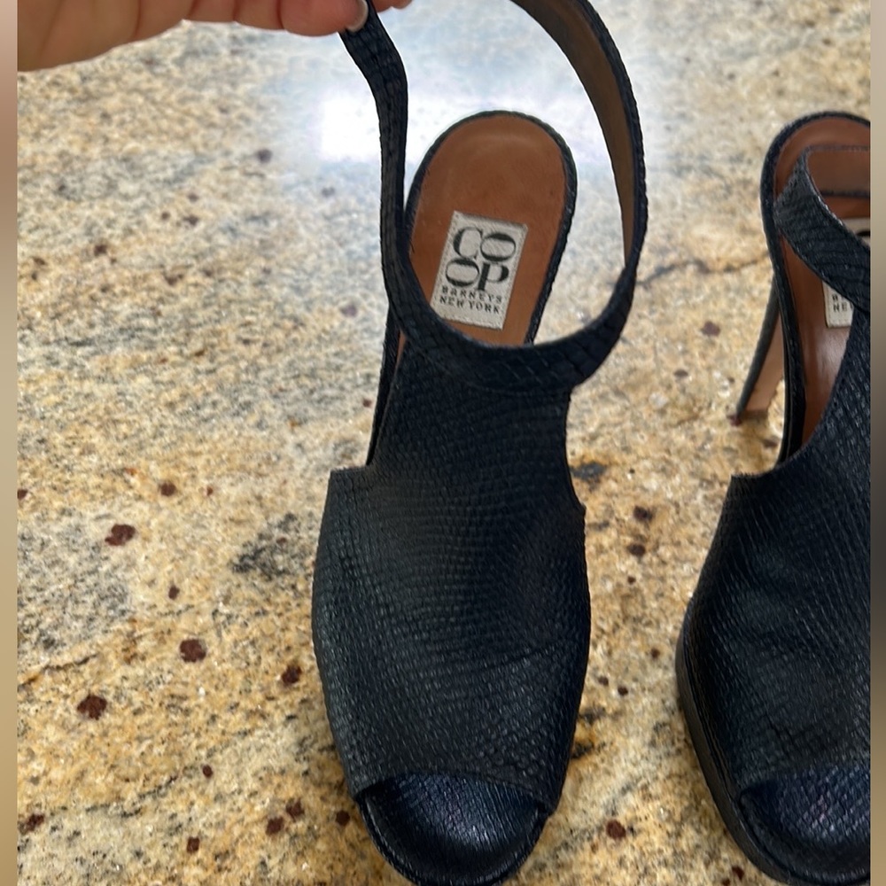 Barneys new york blue heels